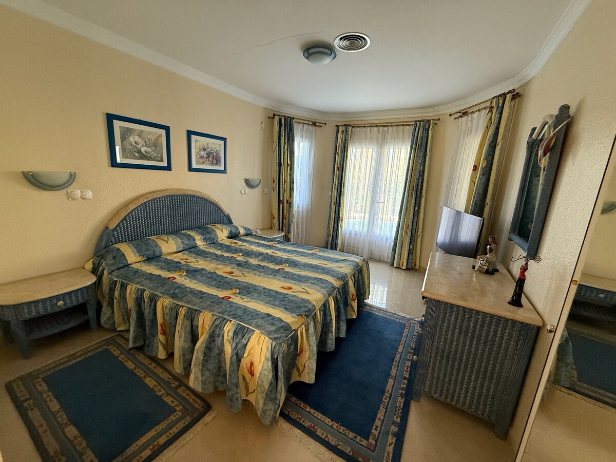 Schlafzimmer 2